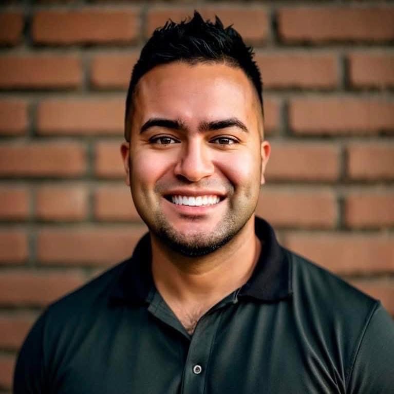 Headshot - Kris Gaytan.jpg